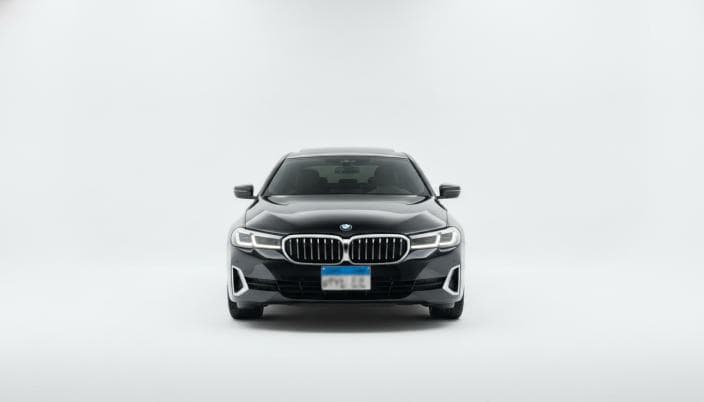 BMW 520i 2023 Luxury Black Automatic — Used - 1