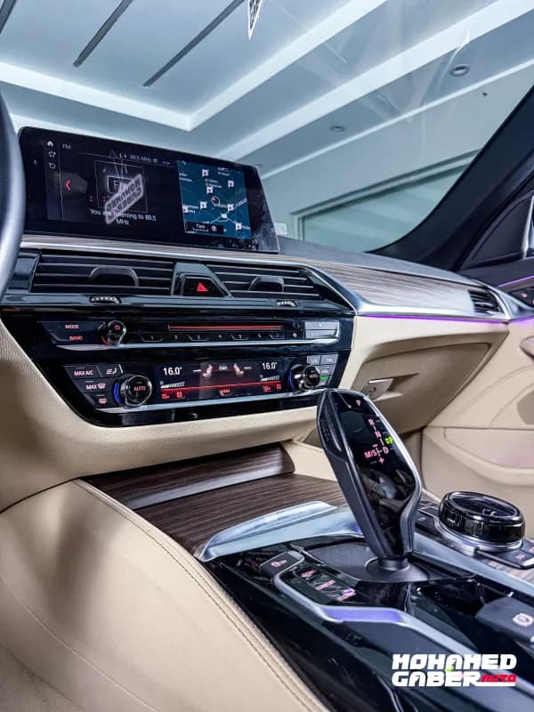 بي ام دبليو 520i 2019 لاكشري رمادي أوتوماتيك — مستعملة