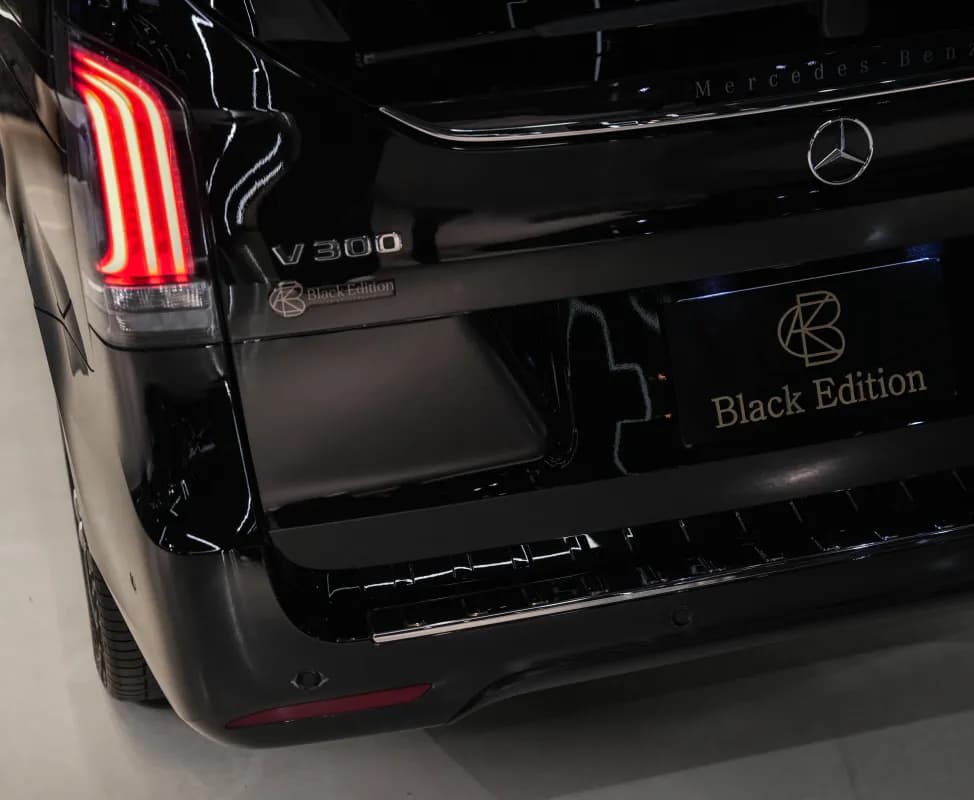 Mercedes-Benz V300 2025 amg Black Dual Clutch — Used