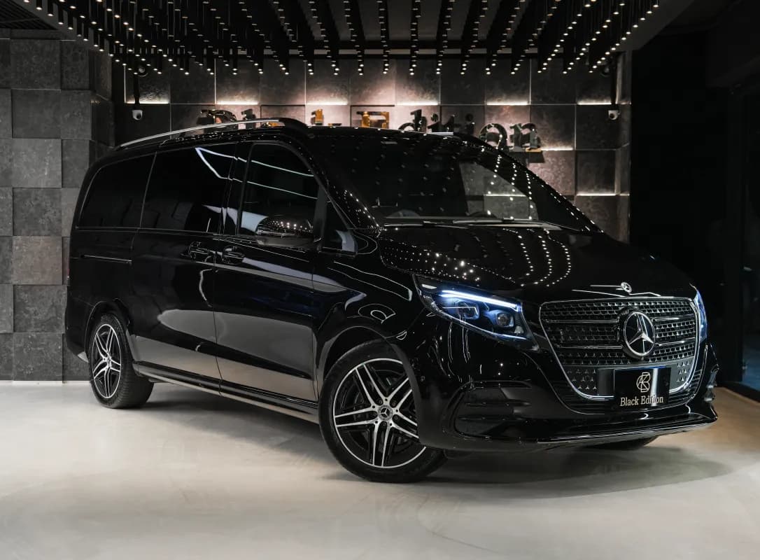 Mercedes-Benz V300 2025 amg Black Dual Clutch — Used