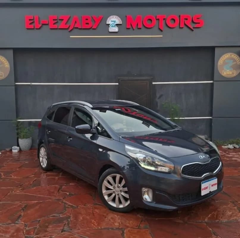 Kia Carens 2015 Prestige Petroleum Automatic — Used