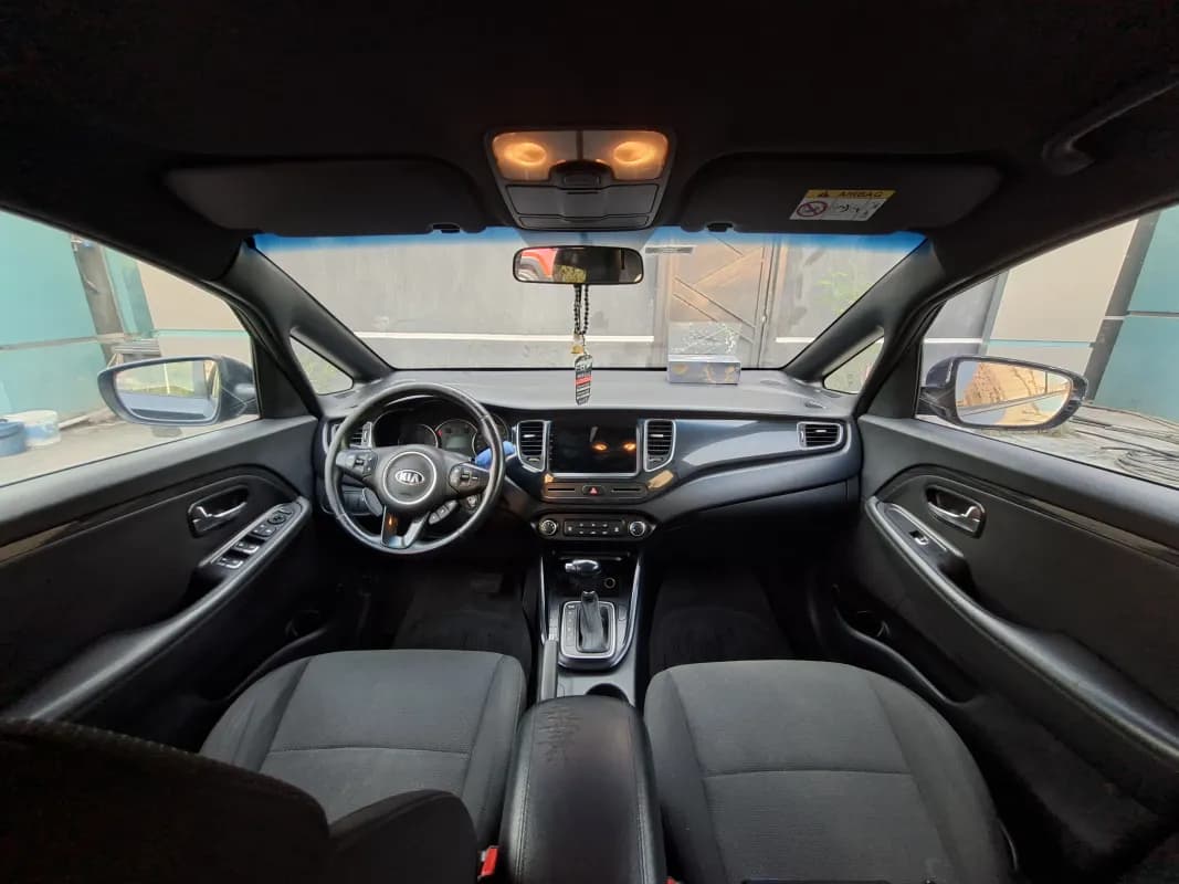 Kia Carens 2015 Prestige Petroleum Automatic — Used
