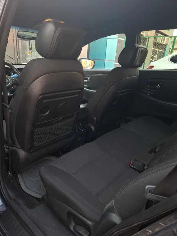 Kia Carens 2015 Prestige Petroleum Automatic — Used