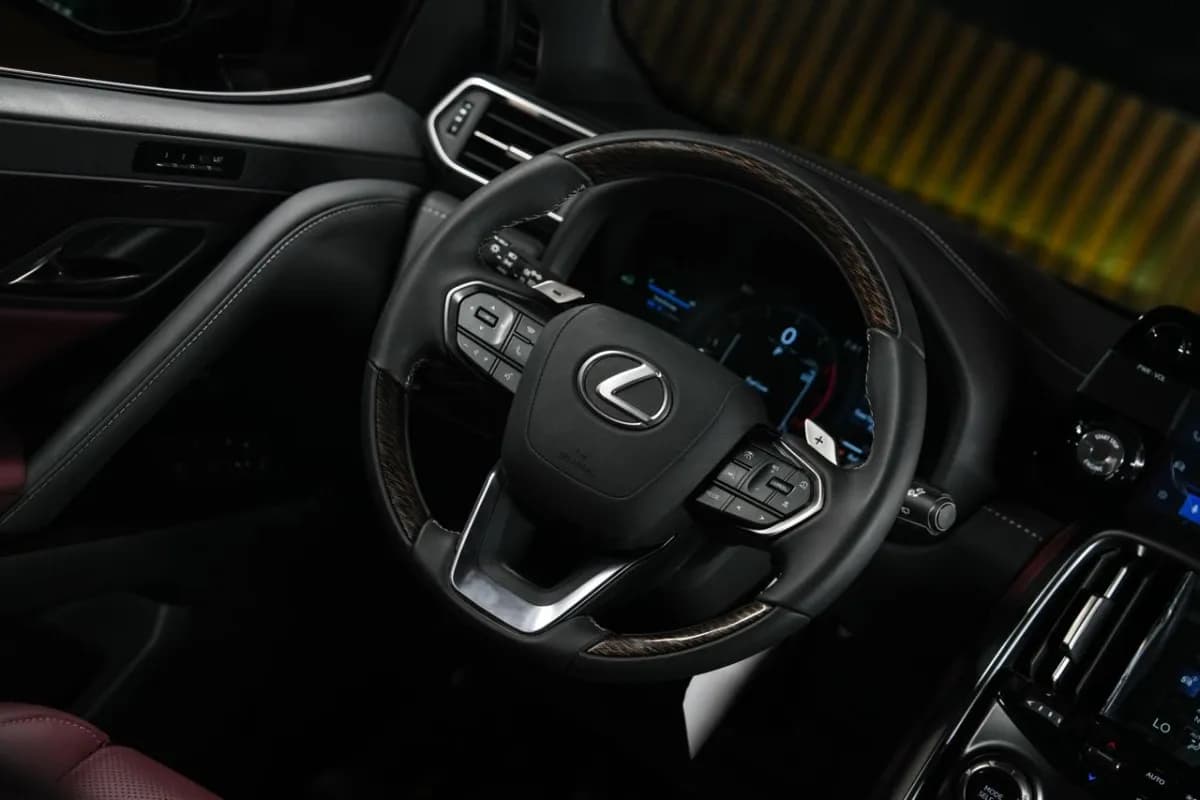 Lexus LX600 2026 Premium Black Automatic — New