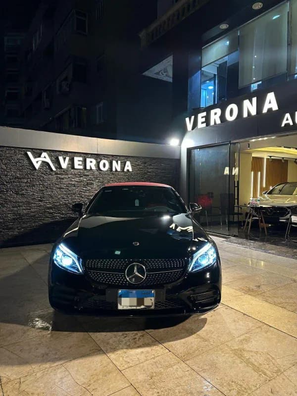مرسيدس بنز C300 2020 اي ام جي أزرق غامق أوتوماتيك — مستعملة