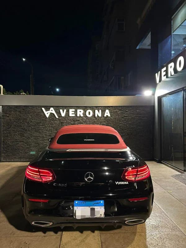 مرسيدس بنز C300 2020 اي ام جي أزرق غامق أوتوماتيك — مستعملة