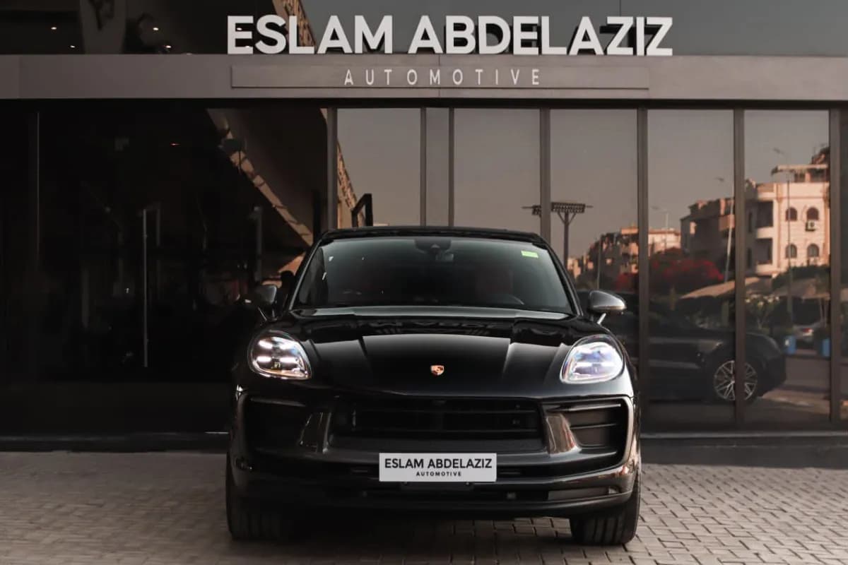 بورش ماكان 2026 تي أسود أوتوماتيك — جديدة
