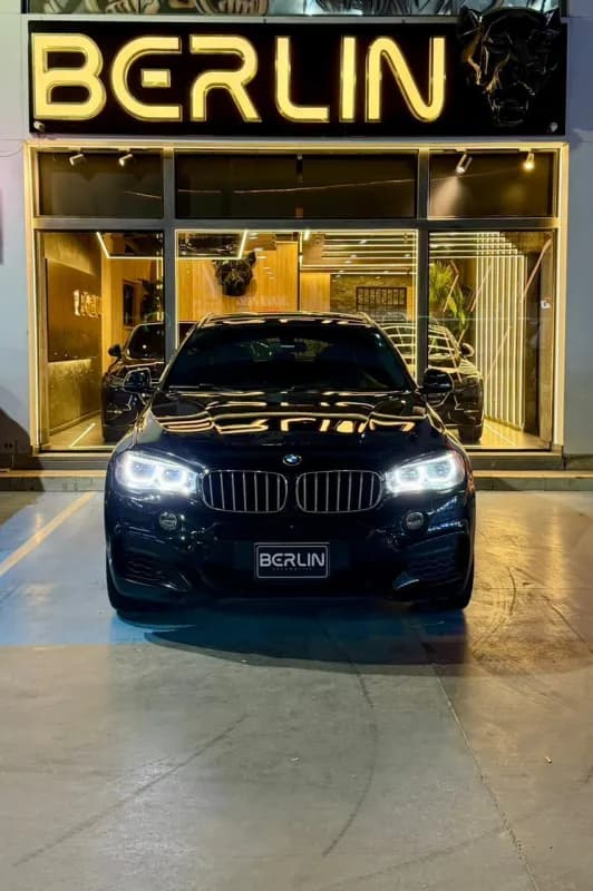 بي ام دبليو X6 2018 اكس درايف ام 50 اي أسود أوتوماتيك — مستعملة