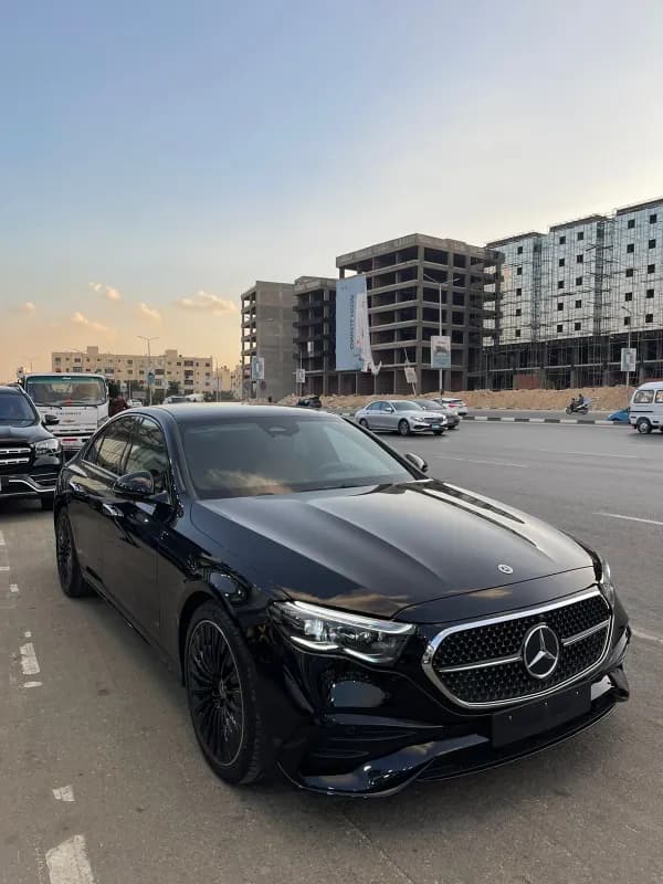 مرسيدس بنز E200 2026 بريميوم بلس أسود أوتوماتيك — جديدة