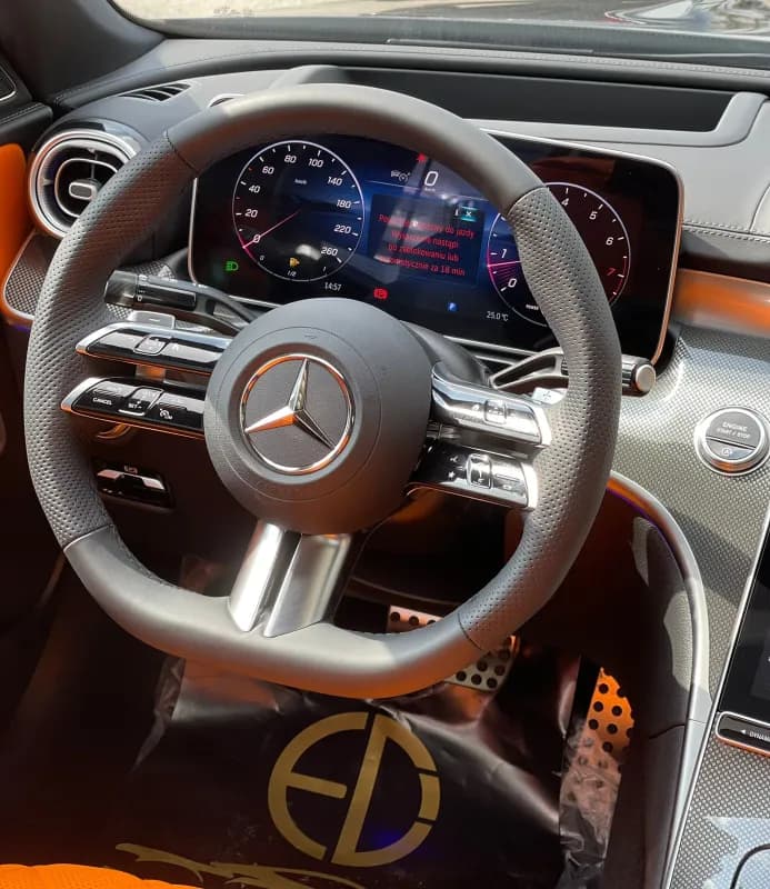 مرسيدس بنز C200 2026 بريميوم بلس أسود أوتوماتيك — جديدة
