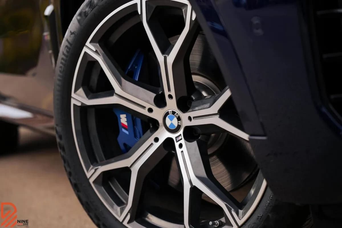 بي ام دبليو X5 2025 ام 60 اي أزرق الداكن أوتوماتيك — جديدة