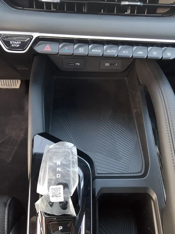 Geely Coolray 2026 A/T / GL White Dct — New