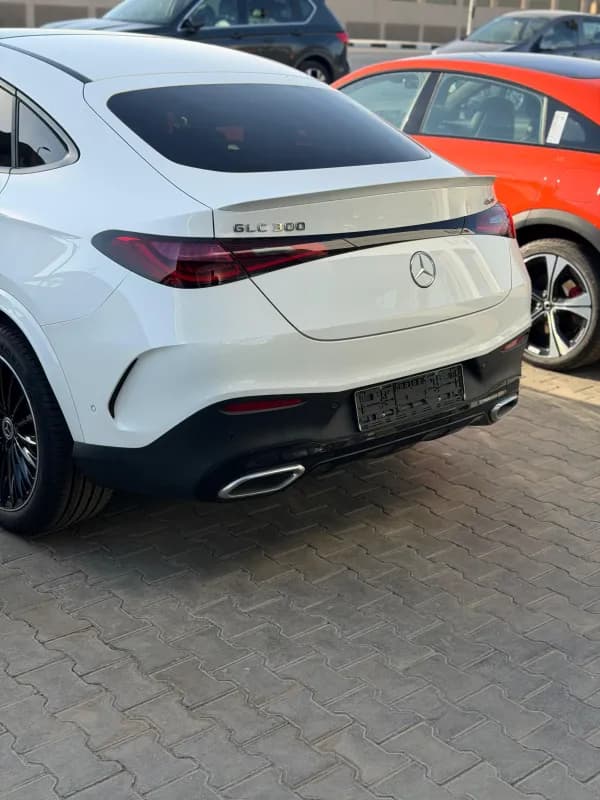 مرسيدس بنز GLC 300 2024 ايه ام جي أبيض أوتوماتيك — جديدة
