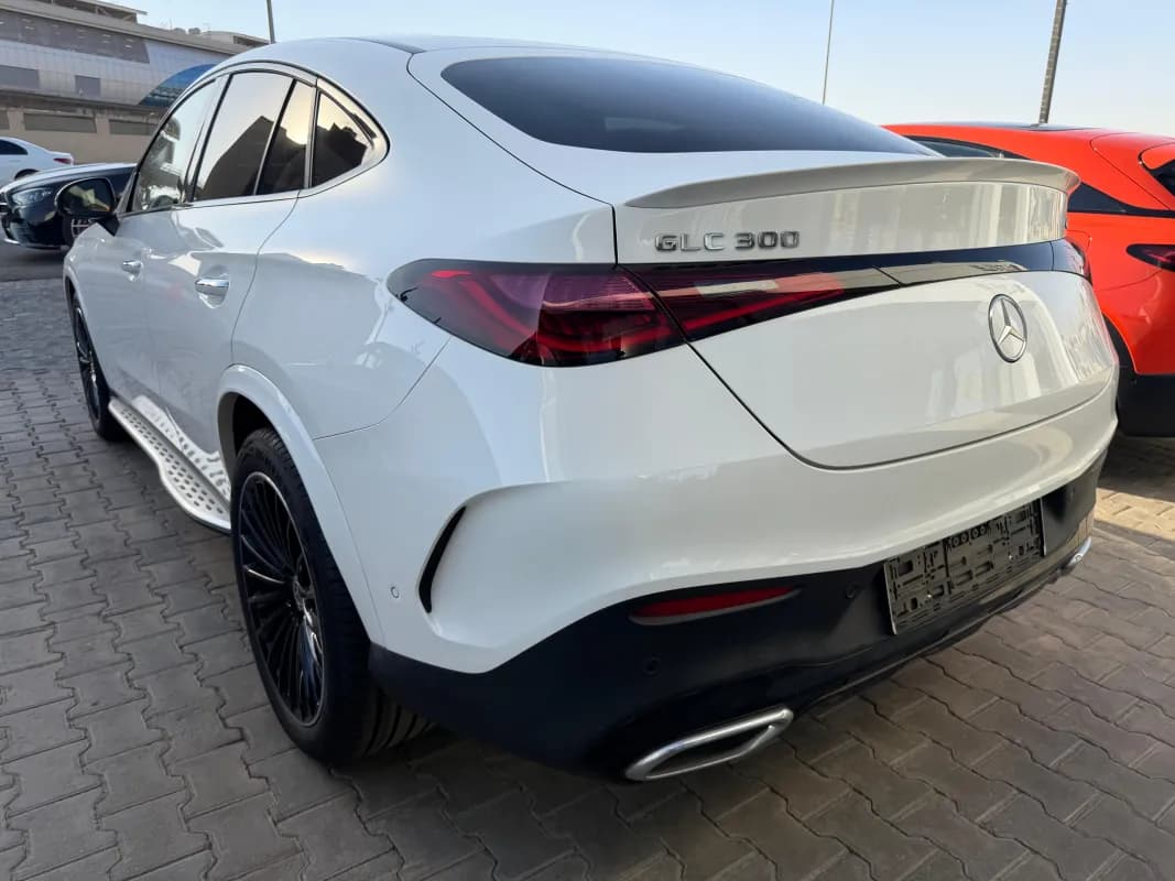 مرسيدس بنز GLC 300 2024 ايه ام جي أبيض أوتوماتيك — جديدة
