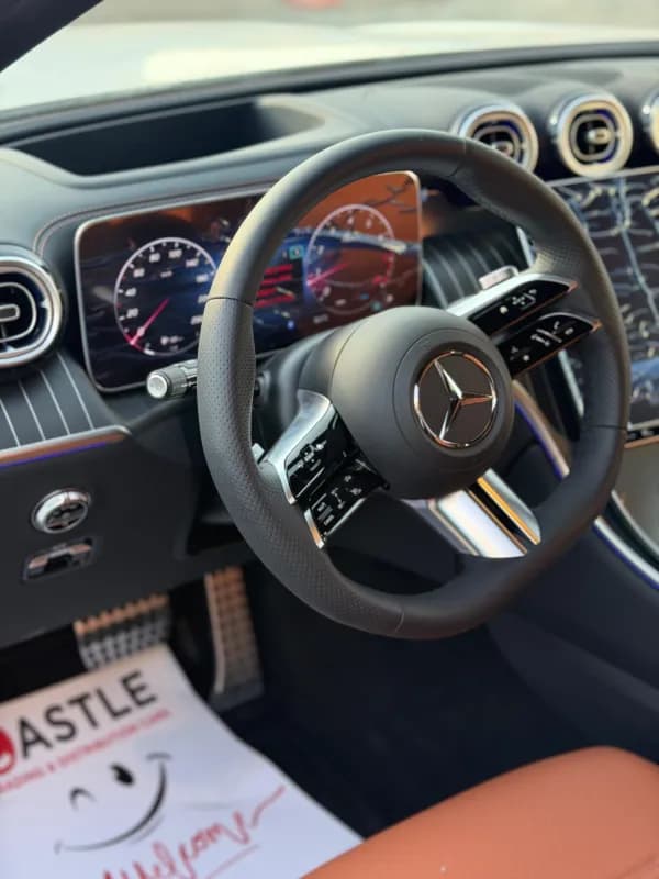 مرسيدس بنز GLC 300 2024 ايه ام جي أبيض أوتوماتيك — جديدة