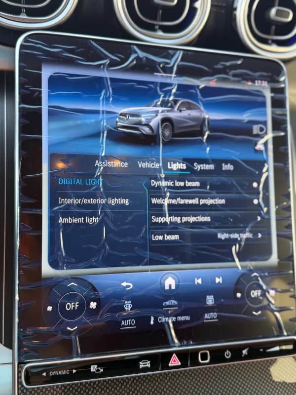 مرسيدس بنز GLC 300 2024 ايه ام جي أبيض أوتوماتيك — جديدة
