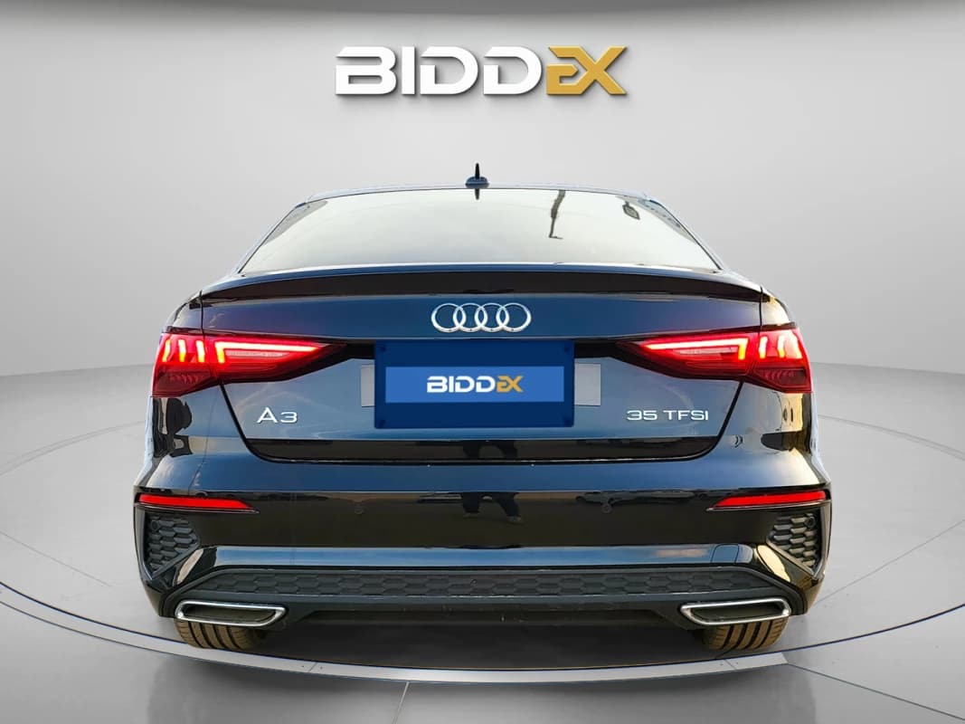 Audi A3 2024 اس لاين أسود أوتوماتيك — جديدة