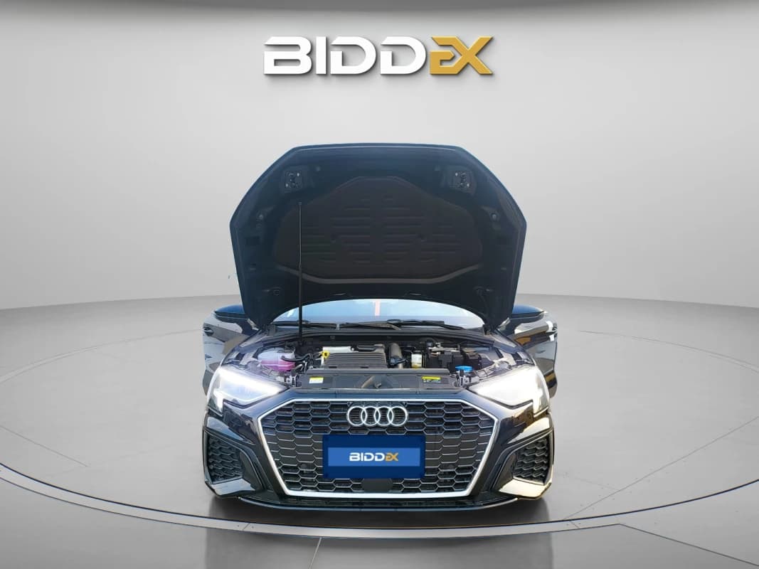 Audi A3 2024 اس لاين أسود أوتوماتيك — جديدة