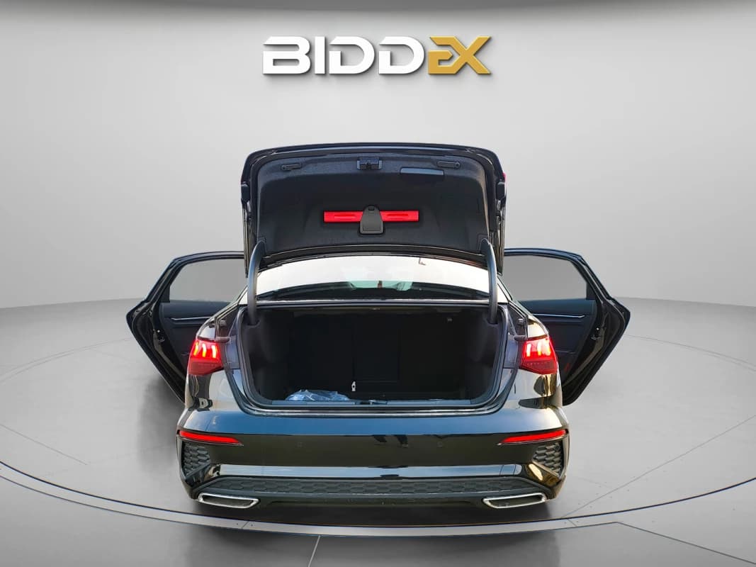 Audi A3 2024 اس لاين أسود أوتوماتيك — جديدة
