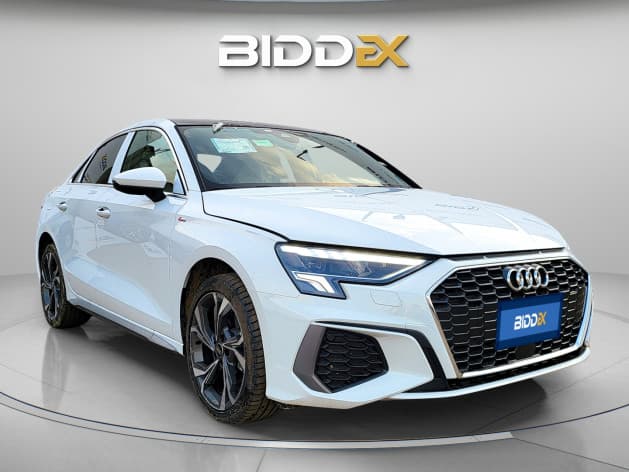 Audi A3 2024 اس لاين أبيض أوتوماتيك — جديدة - 1