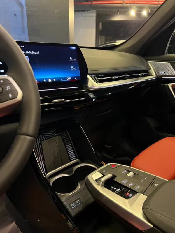 بي ام دبليو X1 2026 ام سبورت باكيدج أسود أوتوماتيك — مستعملة