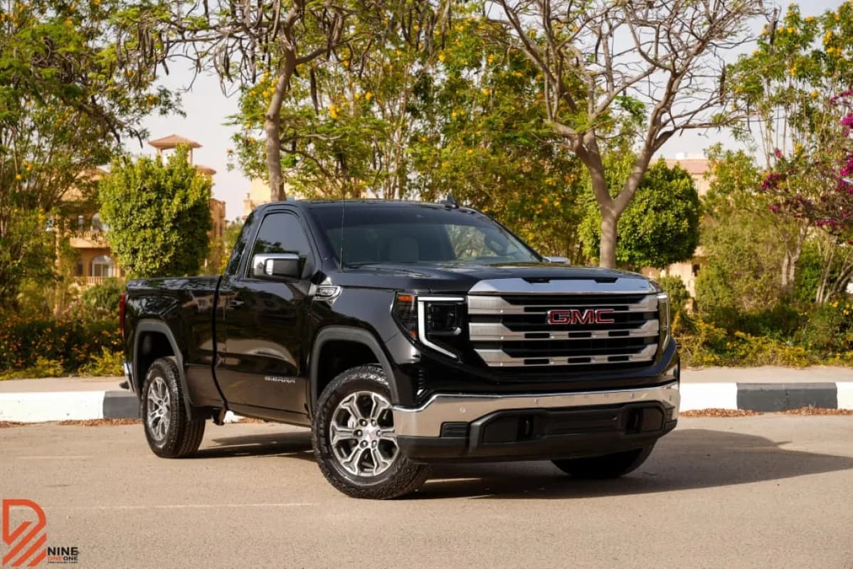 GMC Sierra 2025 SLE Black Automatic — New