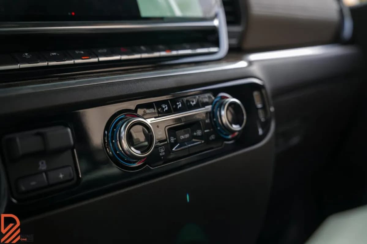 GMC Sierra 2025 SLE Black Automatic — New