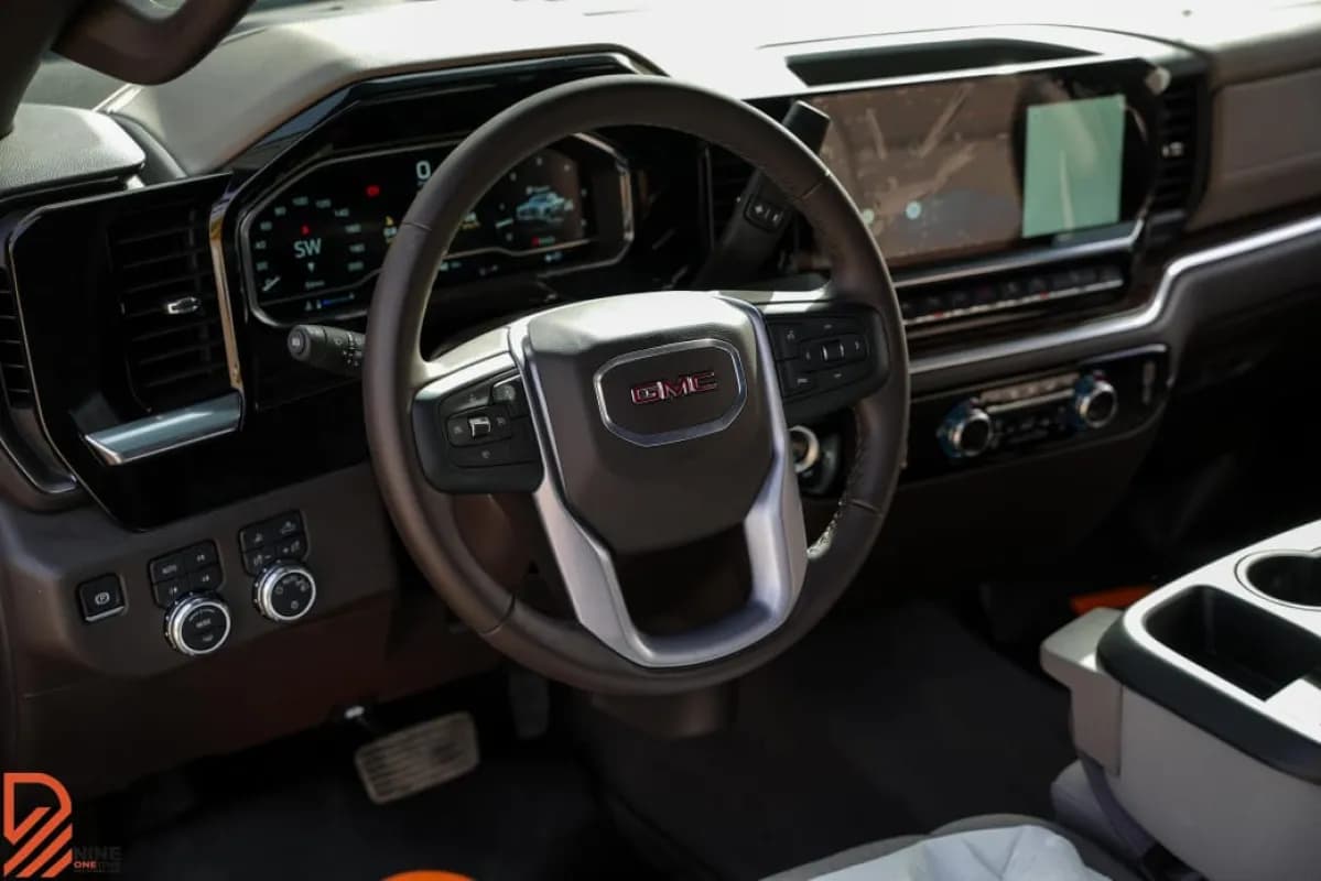 GMC Sierra 2025 SLE Black Automatic — New