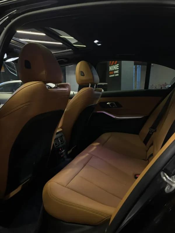 BMW 320i 2026 Luxury Line Black Automatic — Used