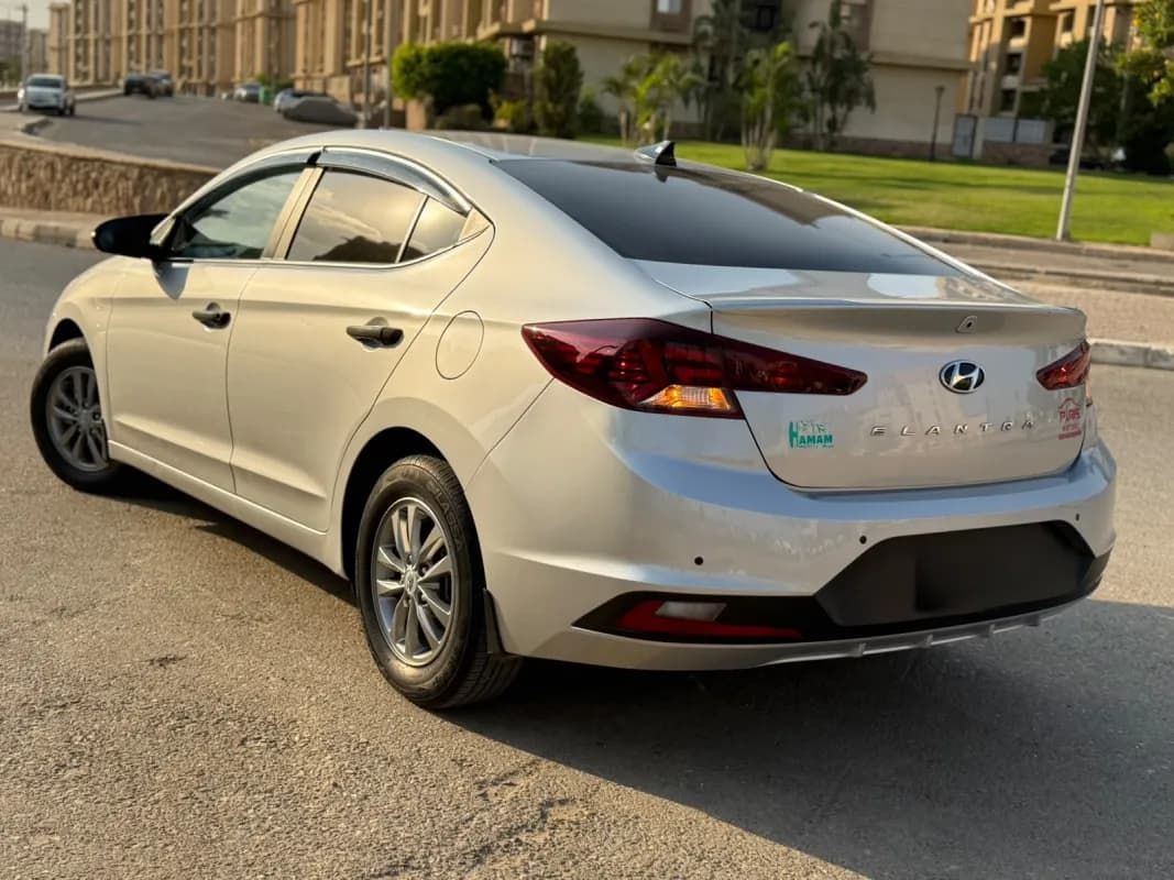 Hyundai Elantra AD 2025 Modern Silver Automatic — Used