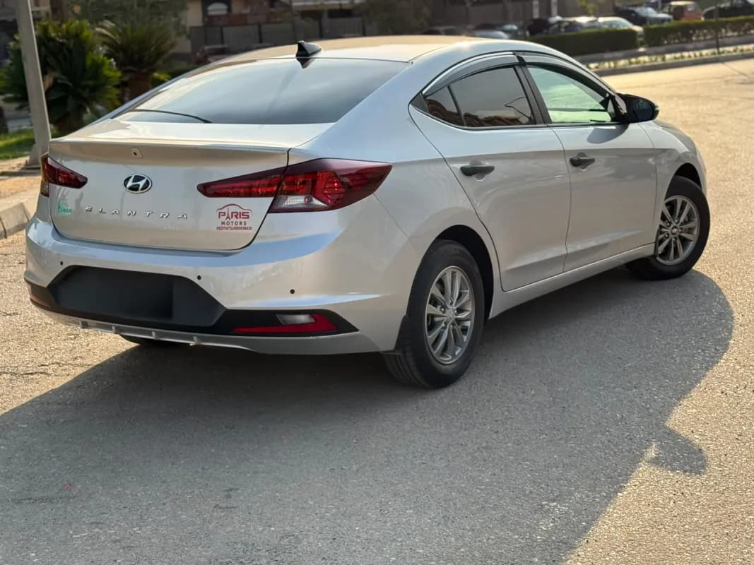 Hyundai Elantra AD 2025 Modern Silver Automatic — Used