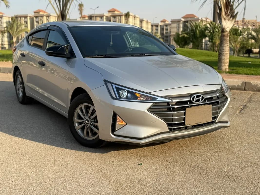 Hyundai Elantra AD 2025 Modern Silver Automatic — Used