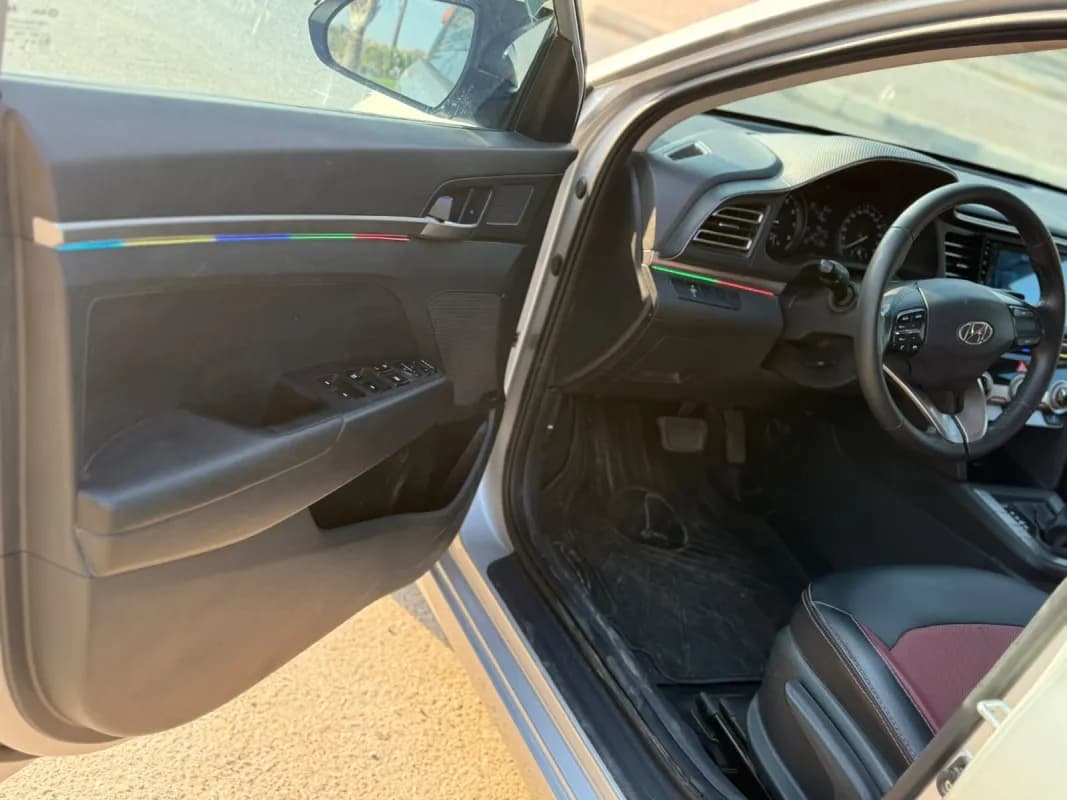 Hyundai Elantra AD 2025 Modern Silver Automatic — Used