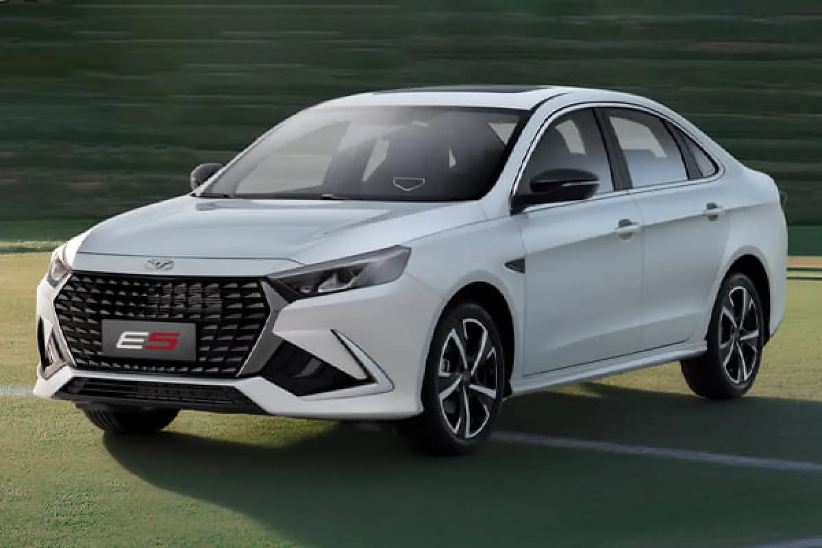 Kaiyi E5 2027 Flagship White Cvt — New