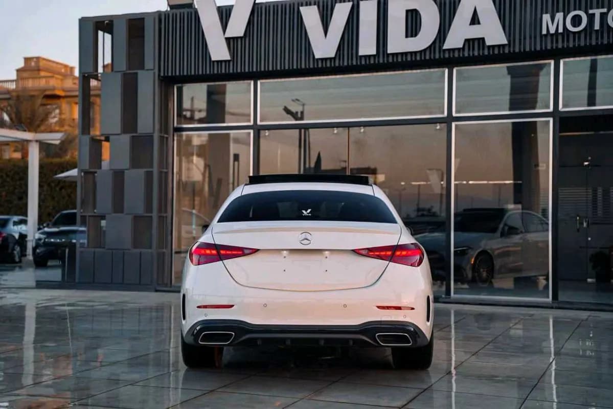 مرسيدس بنز C200 2026 بريميوم بلس أبيض أوتوماتيك — جديدة