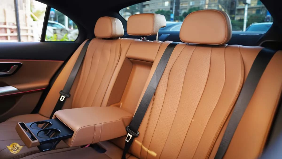 مرسيدس بنز E200 2026 بريميوم بلس أسود أوتوماتيك — جديدة