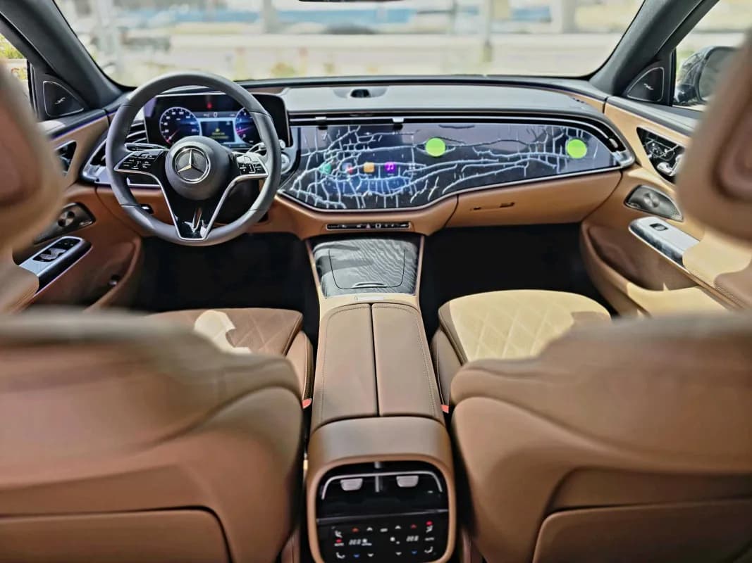 مرسيدس بنز E200 2026 اكسكلوسيف أسود أوتوماتيك — جديدة