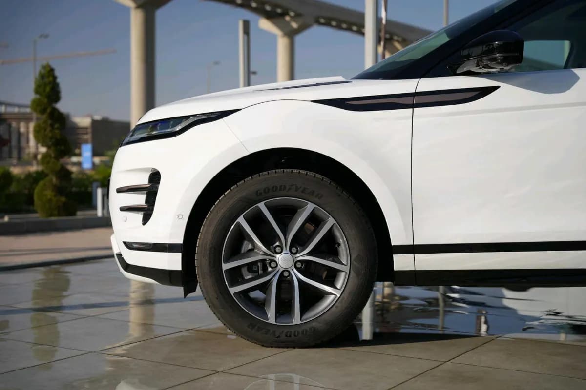 رينج روفر ايفوك 2025 بي 160 أبيض أوتوماتيك — جديدة
