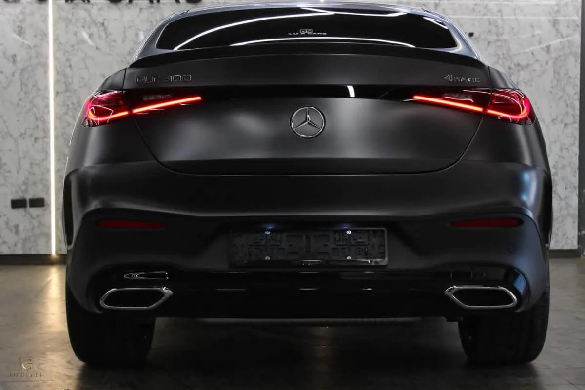 مرسيدس بنز GLC 300 2026 اي ام جي كوبيه رمادي أوتوماتيك — جديدة