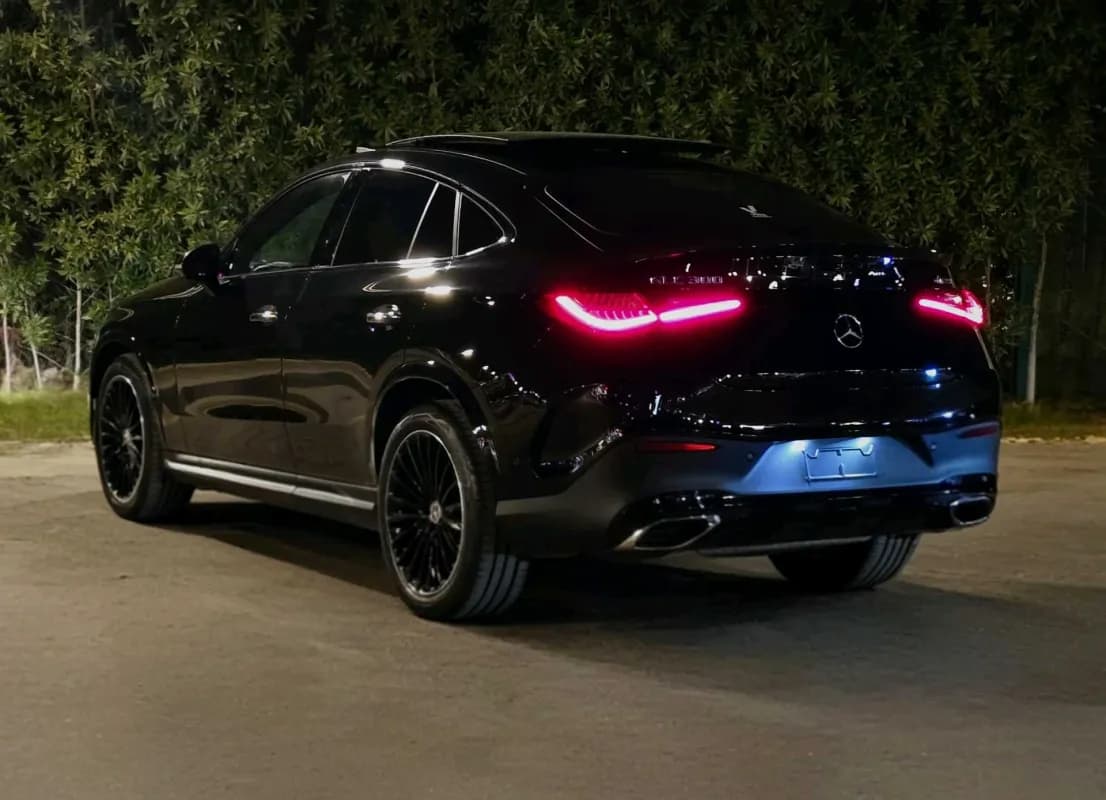 مرسيدس بنز GLC 300 2026 ايه ام جي أسود أوتوماتيك — جديدة