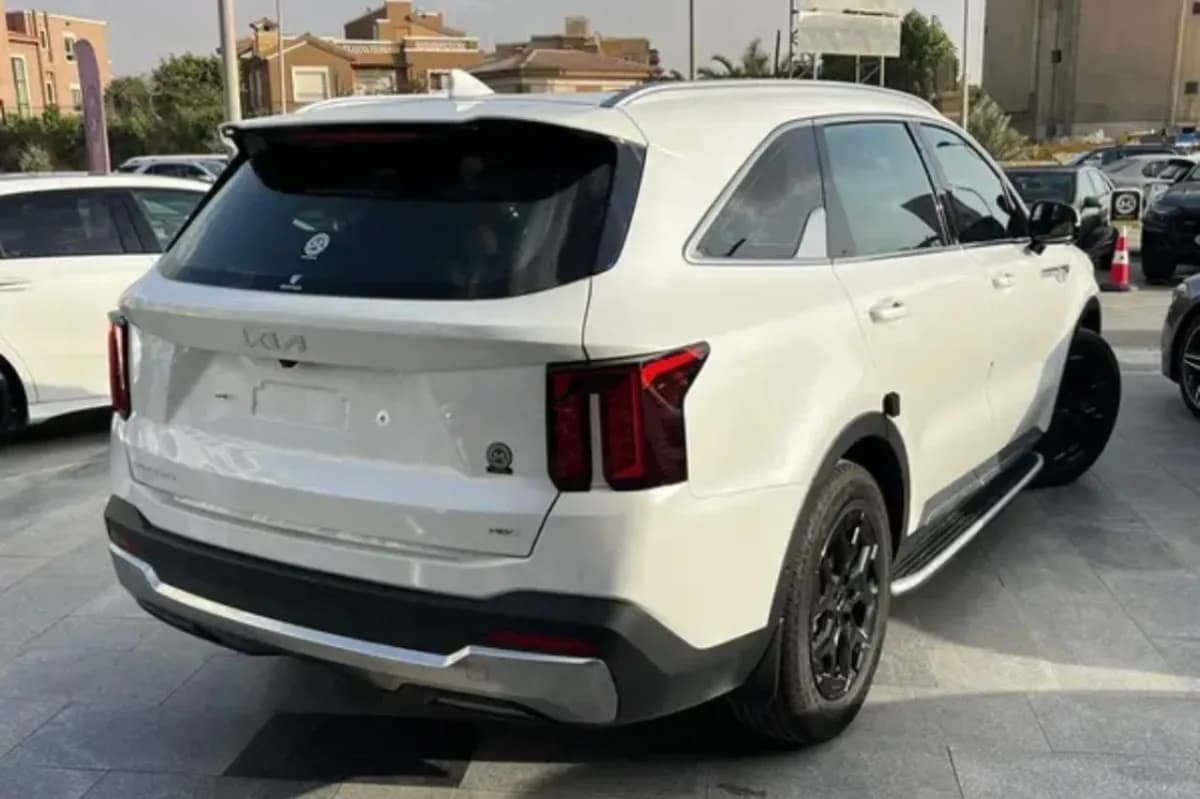 Kia Sorento 2024 Signature Hybrid White Automatic — Used