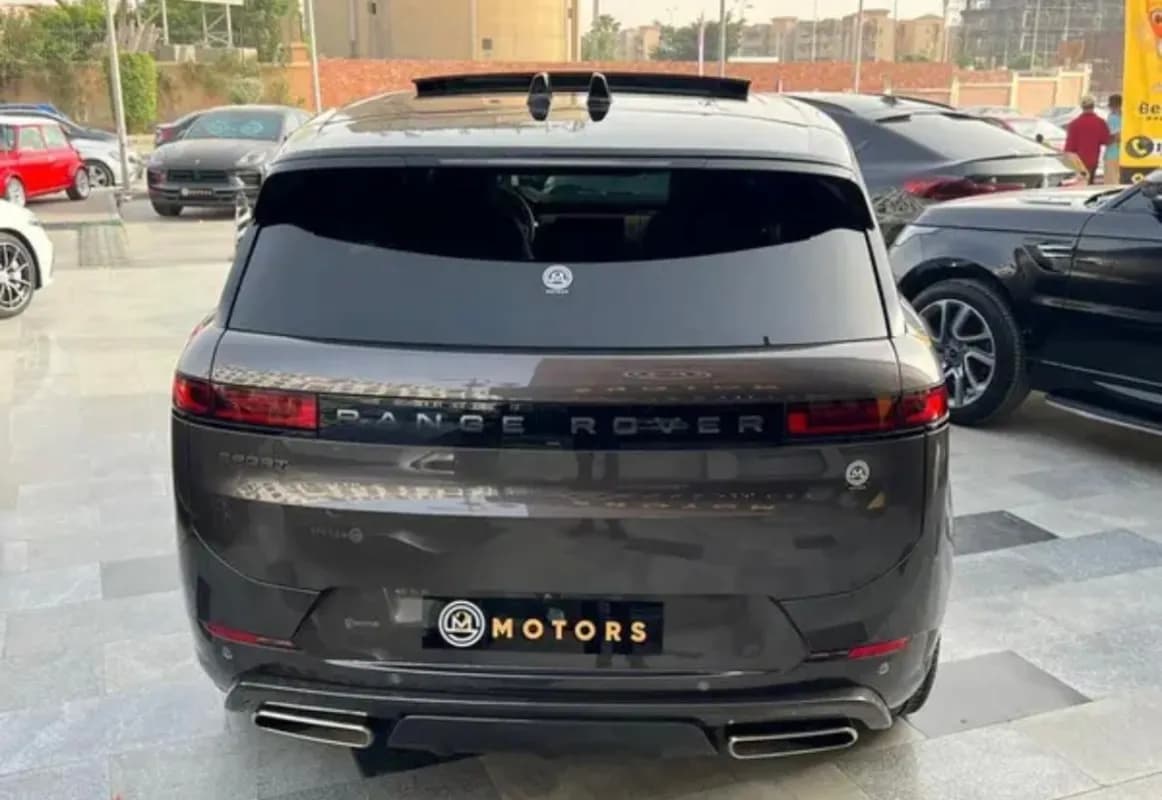 رينج روفر سبورت 2024 بي 460 بني أوتوماتيك — جديدة