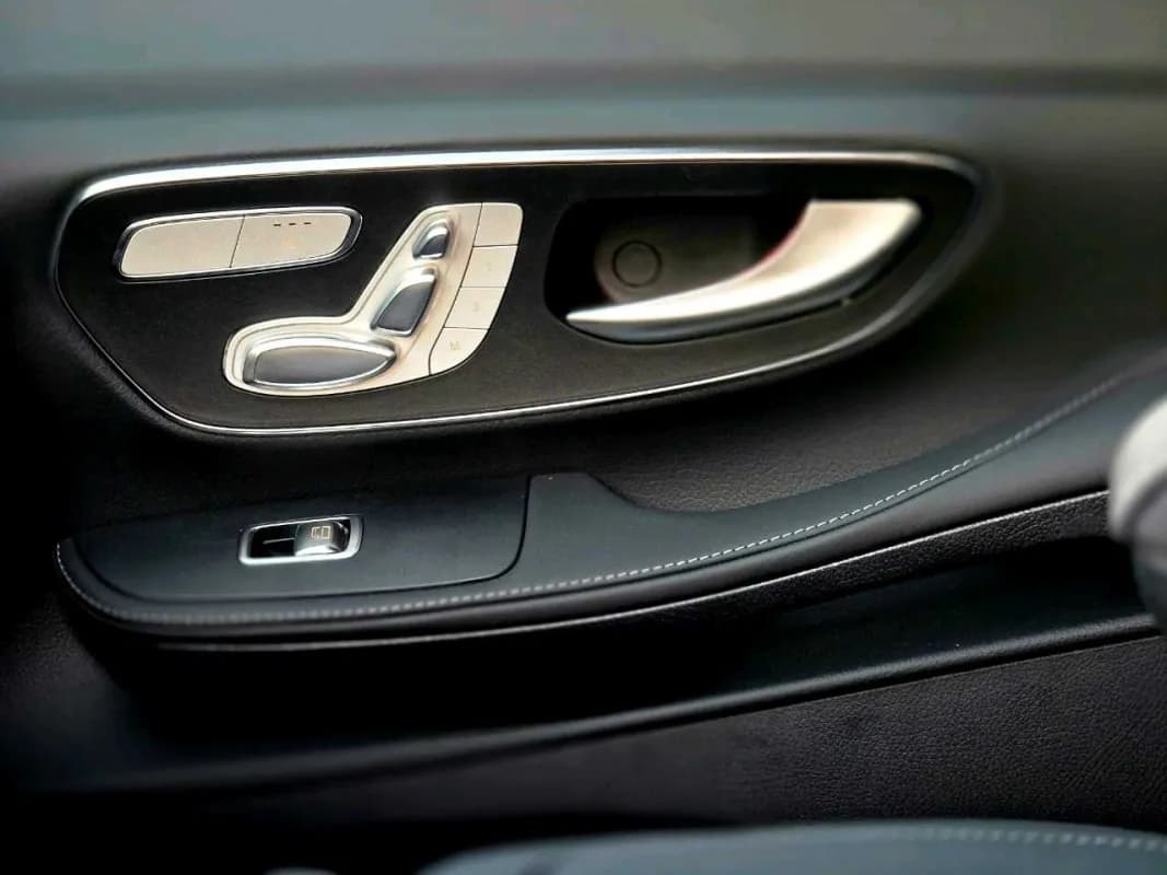 Mercedes-Benz V300 2026 Vip exclusive Black Automatic — New