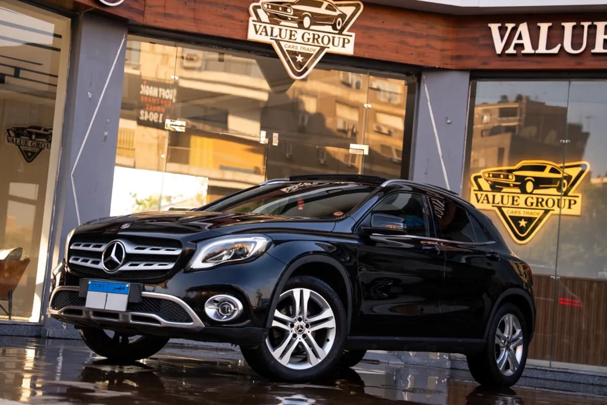 مرسيدس بنز GLA 200 2018 ايه ام جي أسود أوتوماتيك — مستعملة