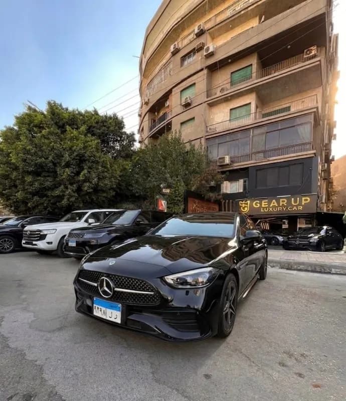 مرسيدس بنز C200 2023 ايه ام جي أسود أوتوماتيك — مستعملة