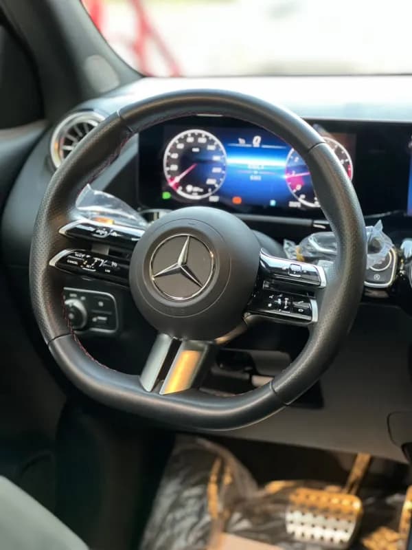 مرسيدس بنز GLA 200 2025 ايه ام جي أسود أوتوماتيك — مستعملة