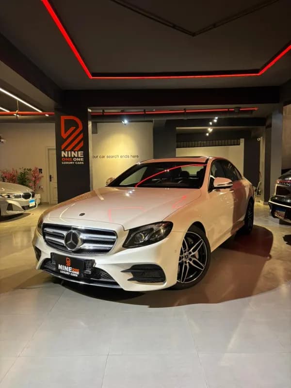 مرسيدس بنز E300 2020 اكسيكلوزيف أبيض أوتوماتيك — مستعملة