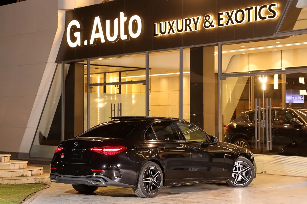 مرسيدس بنز C200 2022 ايه ام جي أسود أوتوماتيك — مستعملة