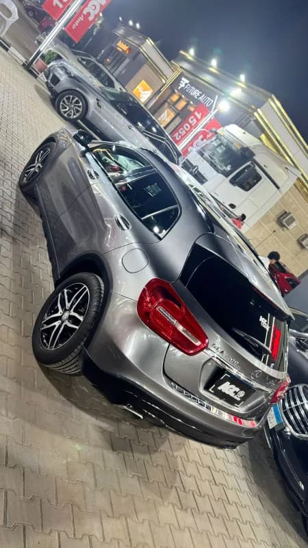 مرسيدس بنز GLA 200 2015 ايه ام جي رمادي أوتوماتيك — مستعملة