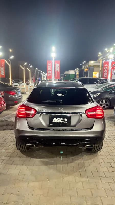 مرسيدس بنز GLA 200 2015 ايه ام جي رمادي أوتوماتيك — مستعملة